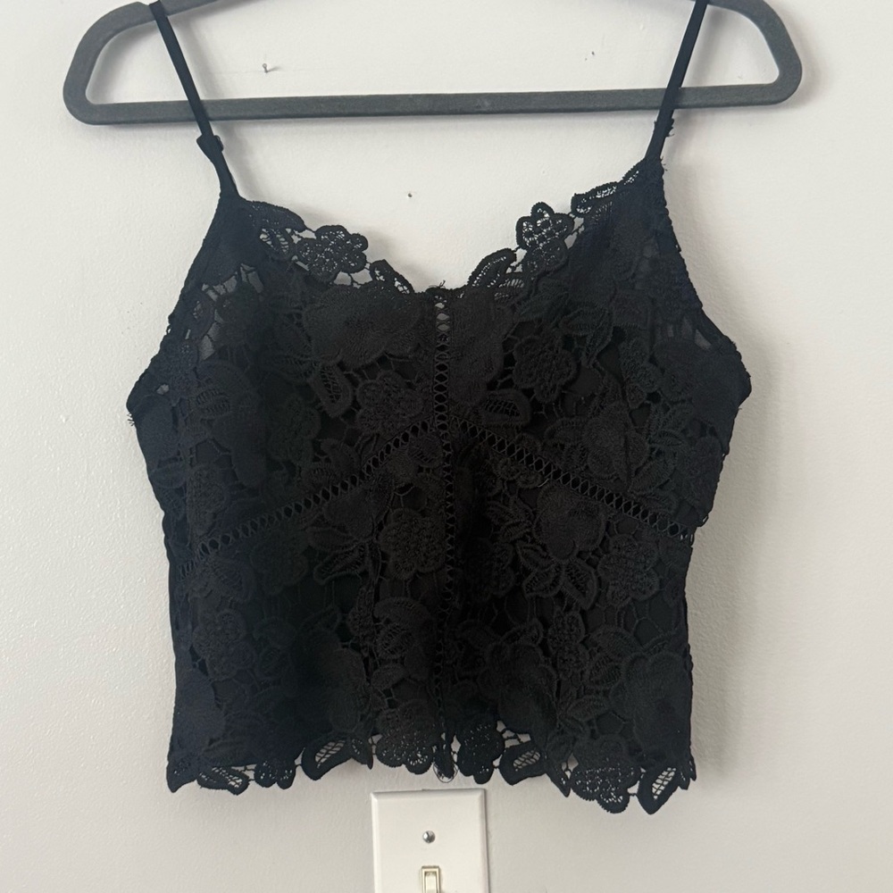 💥Iris Elegant Flirty Black Lace Crop Top